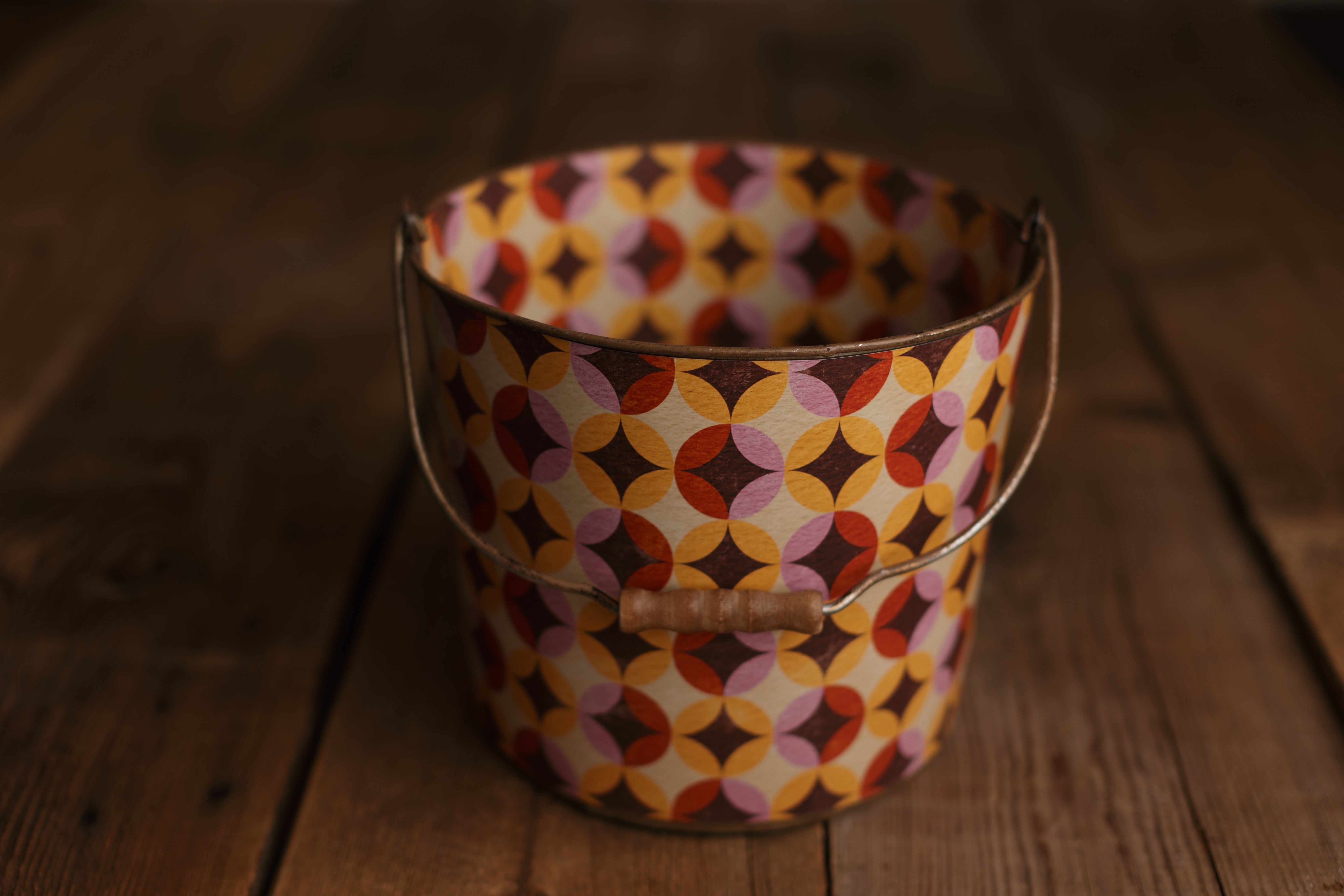 Bucket Hugger | 359 That 70s Pattern