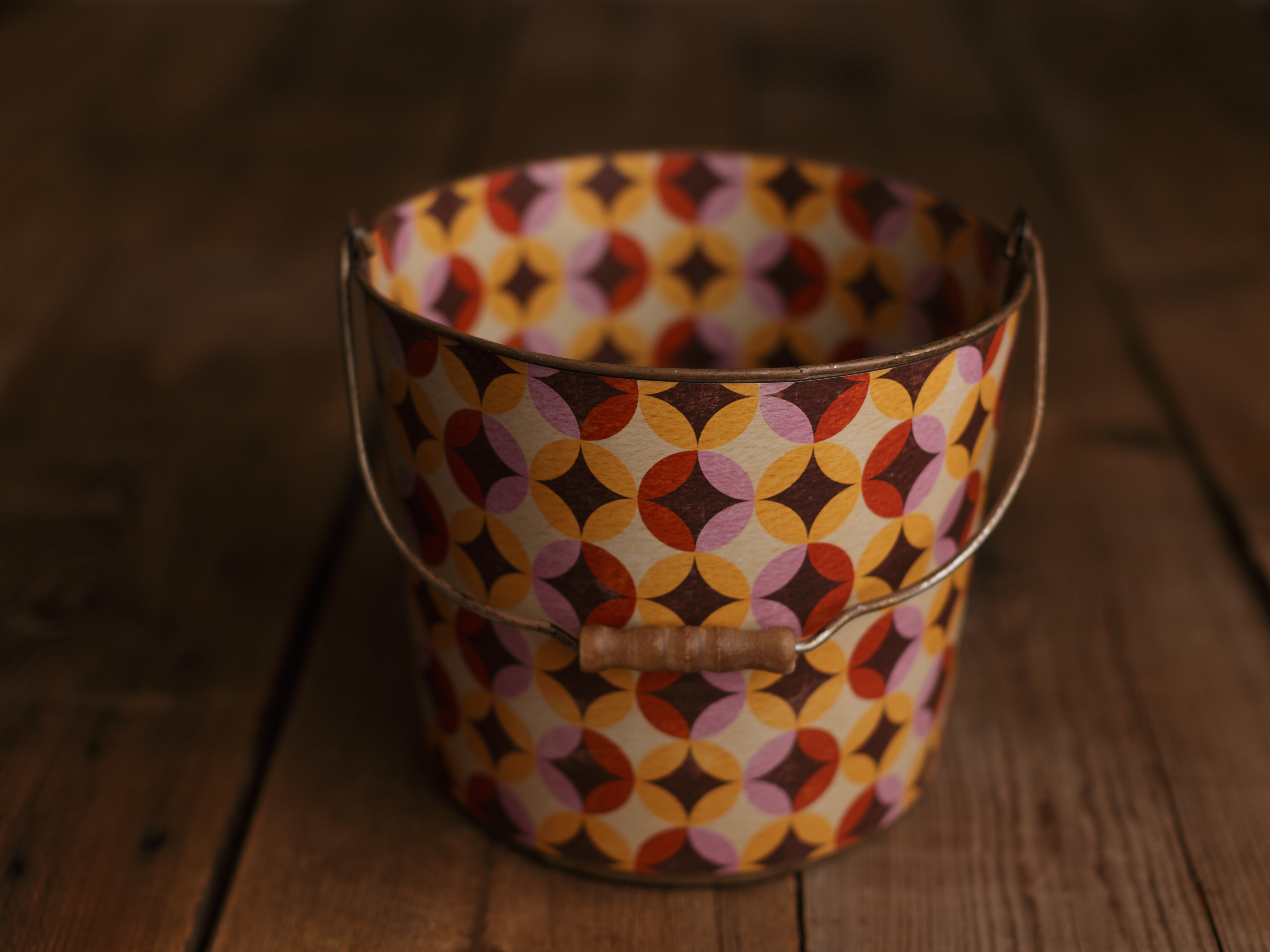 Bucket Hugger | 359 That 70s Pattern
