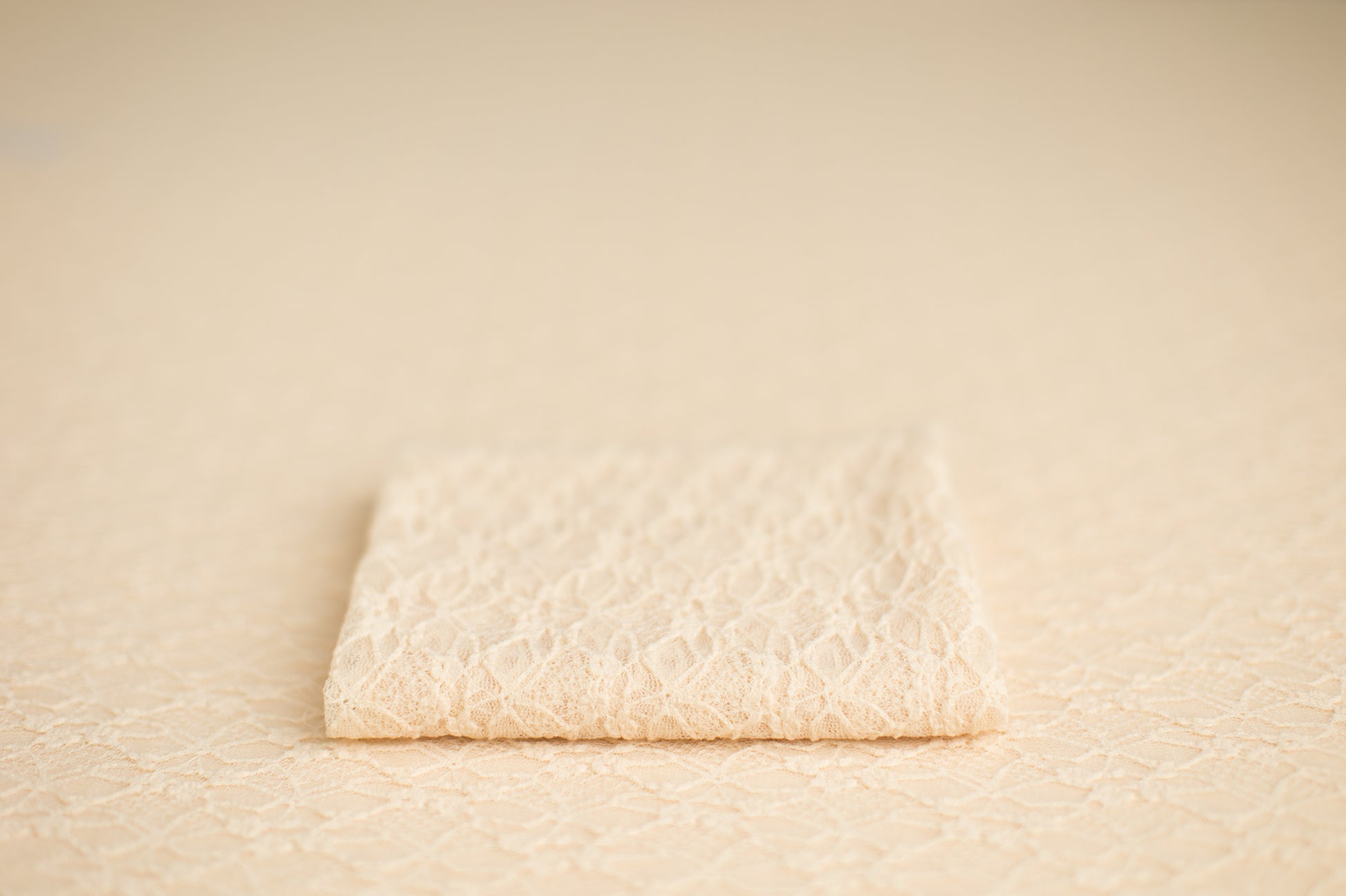 Andie | Antique White (OOPS)