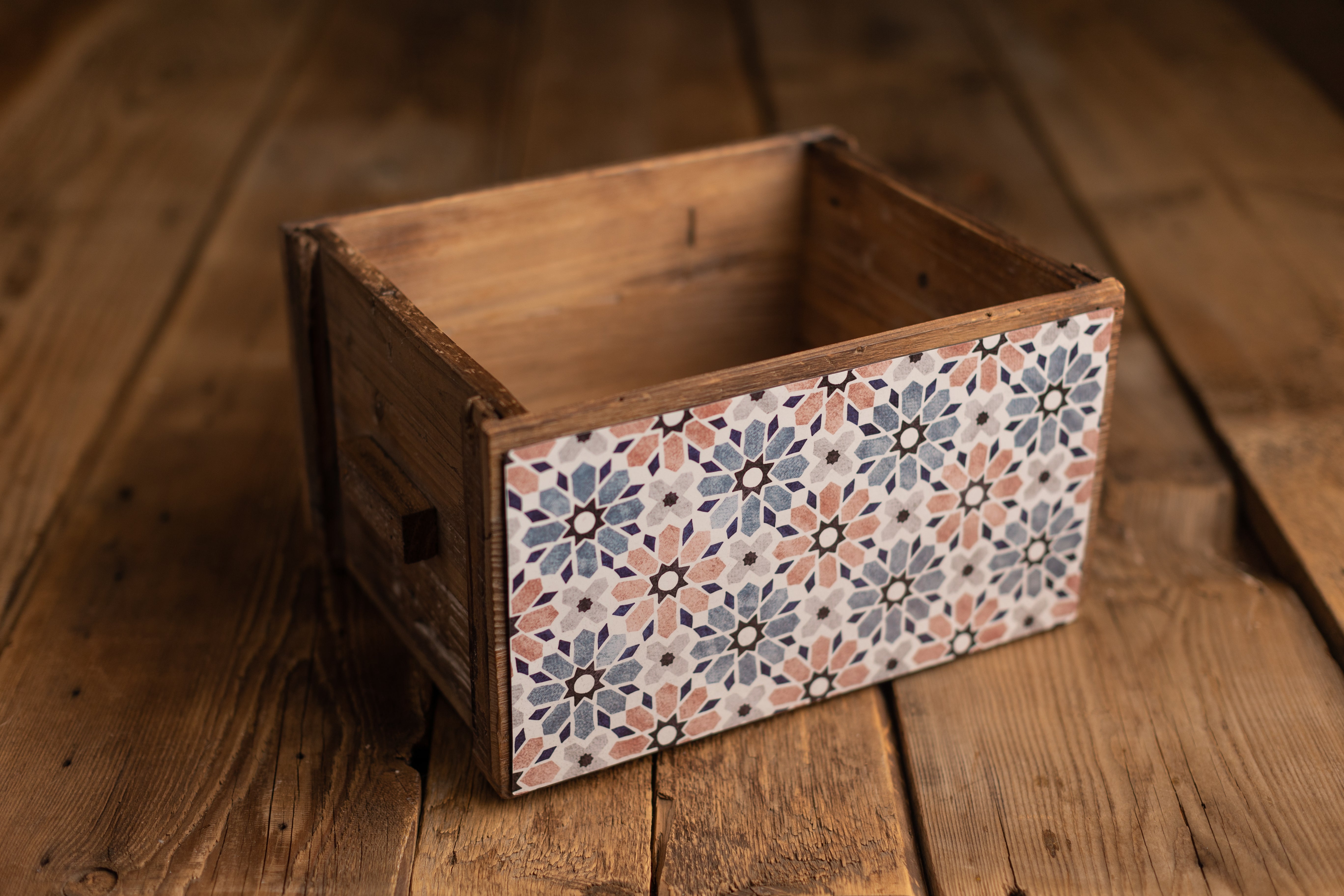 Bucket Hugger | 175 Old Tiles
