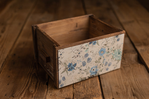 Bucket Hugger | 362 Blue Blossoms
